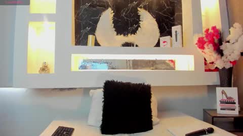 Cinthya  online show from October 15, 12:05 pm