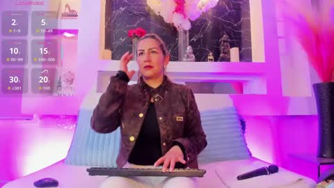 Cinthya  online show from April 16, 12:39 pm