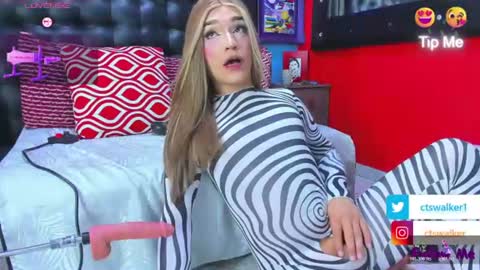 Snapshot of cinthya_walker1 chatting on July 8, 3:05 pm cinthya_walker1 online show from July 8, 3:05 pm