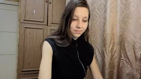 Snapshot of cirabonnet chatting on November 17, 11:10 pm Lisa Salivan online show from November 17, 11:10 pm