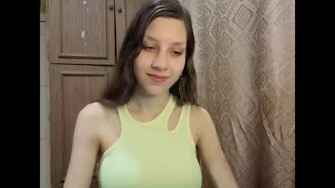 Snapshot of cirabonnet chatting on November 19, 11:05 pm Lisa Salivan online show from November 19, 11:05 pm