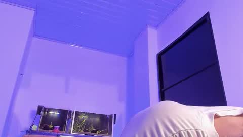 cj_davis1 online show from December 2, 1:33 am