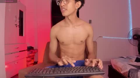 cj_davis1 online show from January 19, 12:36 am