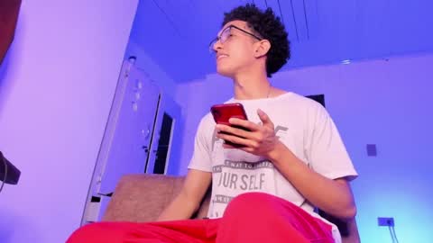 cj_davis1 online show from April 7, 2:34 am