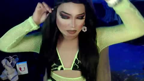 Snapshot of cj_parker69 chatting on November 12, 12:16 pm QUEEN CESS online show from November 12, 12:16 pm