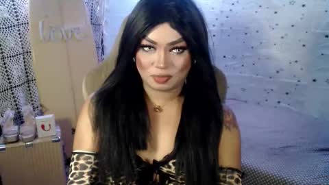 Snapshot of cj_parker69 chatting on April 8, 6:19 pm QUEEN CESS online show from April 8, 6:19 pm