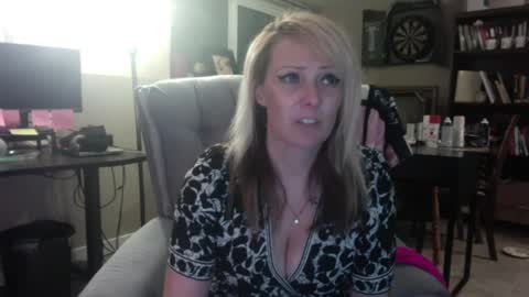 cj_wunderlust online show from September 25, 7:23 am