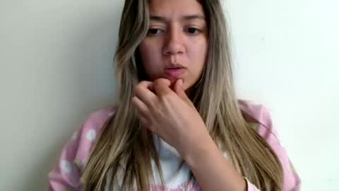Snapshot of clair_of chatting on April 13, 5:40 pm clair_of online show from April 13, 5:40 pm