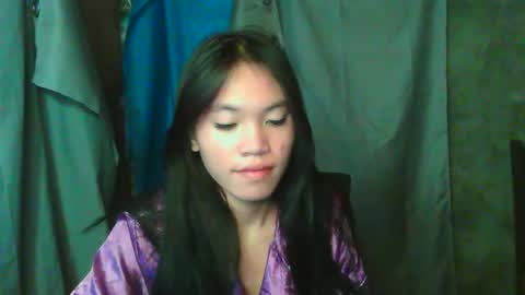 Snapshot of claire_111 chatting on April 12, 9:53 pm angel online show from April 12, 9:53 pm
