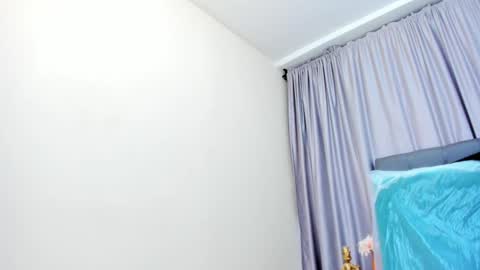 Snapshot of claire_aristizabal chatting on December 11, 6:42 pm claire aristizabal online show from December 11, 6:42 pm
