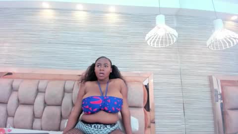 Snapshot of claire_bonny chatting on November 29, 6:55 pm claire_bonny online show from November 29, 6:55 pm