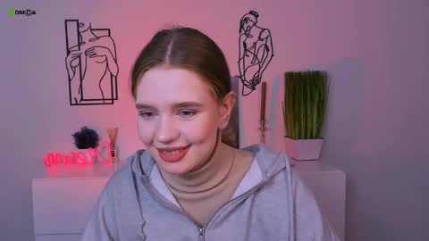 Claire online show from October 8, 7:00 pm