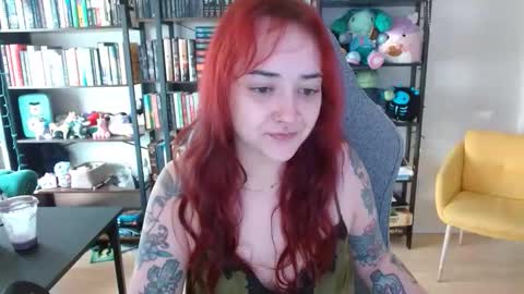 Snapshot of clairebarez chatting on April 17, 9:40 pm Claire online show from April 17, 9:40 pm