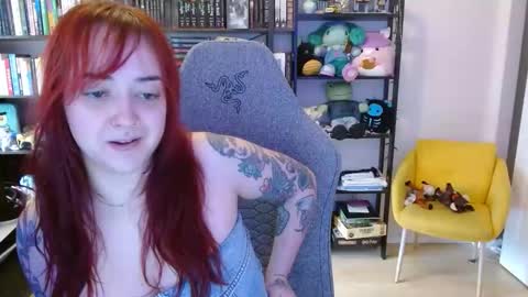 Snapshot of clairebarez chatting on April 23, 12:45 am Claire online show from April 23, 12:45 am