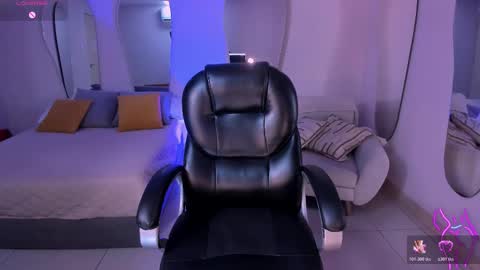 Claire Dawson online show from March 7, 7:00 pm