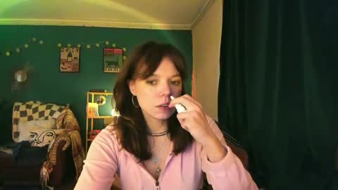 Snapshot of clancyosbourne chatting on October 19, 7:03 pm Clancy online show from October 19, 7:03 pm