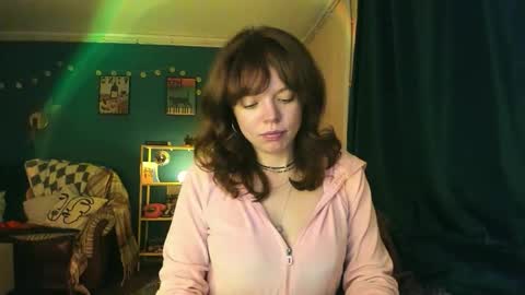 Snapshot of clancyosbourne chatting on October 26, 7:42 pm Clancy online show from October 26, 7:42 pm