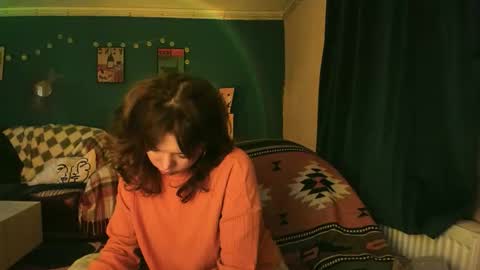 Snapshot of clancyosbourne chatting on November 7, 7:03 pm Clancy online show from November 7, 7:03 pm