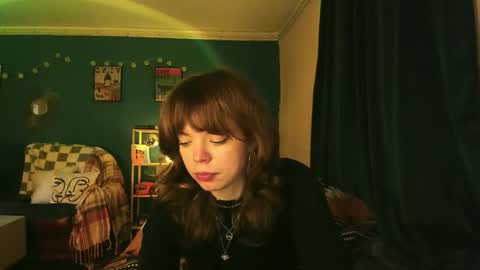 Snapshot of clancyosbourne chatting on November 9, 6:28 pm Clancy online show from November 9, 6:28 pm