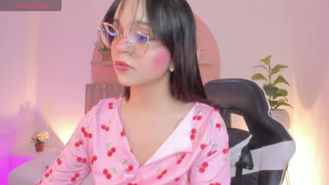 Snapshot of clara_lu chatting on June 27, 2:49 am C L A R A online show from June 27, 2:49 am
