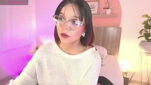 Snapshot of clara_lu chatting on July 3, 2:51 am C L A R A online show from July 3, 2:51 am