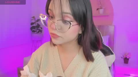 Snapshot of clara_lu chatting on July 7, 2:36 am C L A R A online show from July 7, 2:36 am