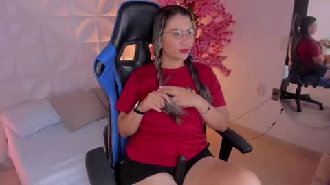 Clara online show from February 28, 7:15 pm