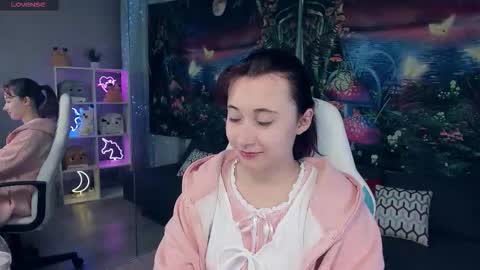 Snapshot of clarabenson chatting on September 9, 7:02 pm clarabenson online show from September 9, 7:02 pm