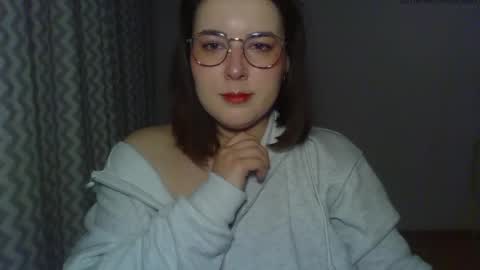 Clara online show from May 8, 8:25 pm