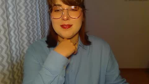 Clara online show from May 27, 5:32 pm