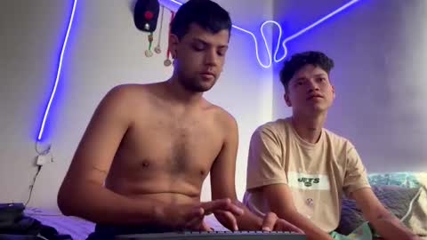 Snapshot of clarentz_baileys chatting on February 12, 2:12 pm Clarentz bby online show from February 12, 2:12 pm