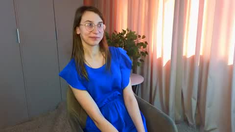 Snapshot of clarindakluse chatting on May 24, 7:02 am Sara online show from May 24, 7:02 am
