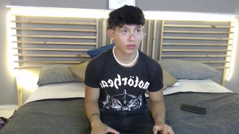 Snapshot of clark_ken1 chatting on February 23, 8:39 pm clar online show from February 23, 8:39 pm