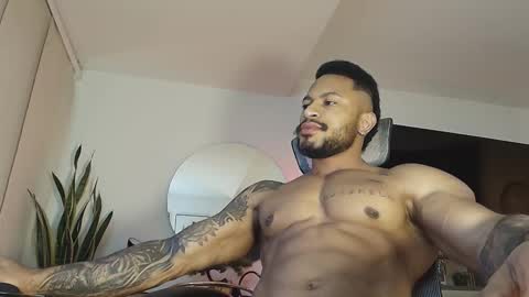 Snapshot of clark_strong chatting on February 4, 9:53 pm clark_strong online show from February 4, 9:53 pm