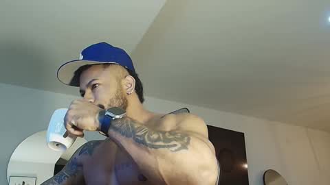 Snapshot of clark_strong chatting on March 1, 10:50 am clark_strong online show from March 1, 10:50 am