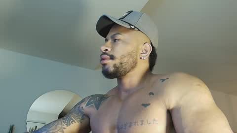 Snapshot of clark_strong chatting on March 7, 11:29 am clark_strong online show from March 7, 11:29 am