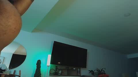 Snapshot of clark_strong chatting on March 21, 12:48 am clark_strong online show from March 21, 12:48 am