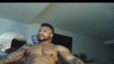 Snapshot of clark_strong chatting on March 22, 11:19 pm clark_strong online show from March 22, 11:19 pm