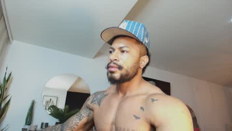 Snapshot of clark_strong chatting on April 4, 11:08 am clark_strong online show from April 4, 11:08 am