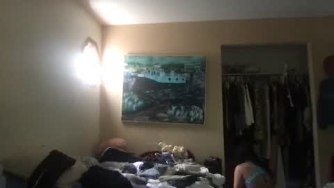 Snapshot of clarnbear chatting on July 28, 4:39 pm clarnbear online show from July 28, 4:39 pm
