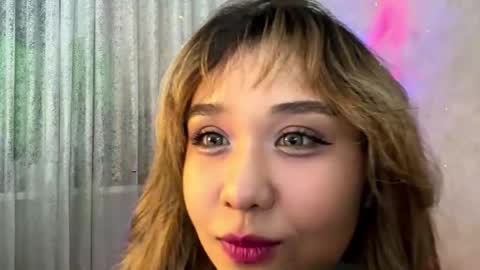 Snapshot of clary_cloud chatting on December 2, 6:47 pm Lara online show from December 2, 6:47 pm