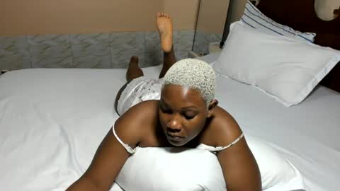 Snapshot of classyhornybabe chatting on July 7, 3:20 am Angel online show from July 7, 3:20 am