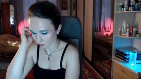 classyinna online show from December 3, 8:34 am