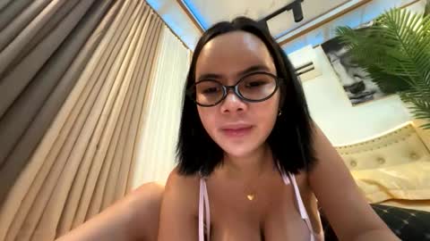 Snapshot of classylilly chatting on June 7, 4:00 pm lil online show from June 7, 4:00 pm
