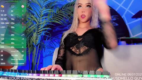 Snapshot of claudia_cooper chatting on January 7, 2:31 am online show from January 7, 2:31 am