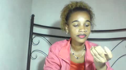 claudianne online show from May 19, 1:56 am