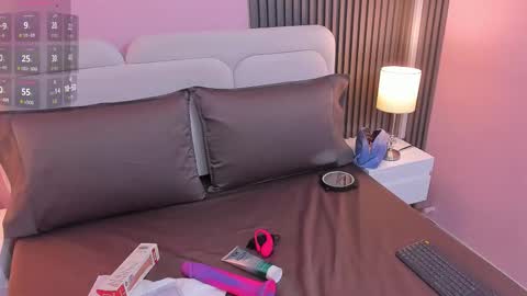 Snapshot of clawdeen__wolf chatting on September 19, 8:09 pm clauwdeen wolf online show from September 19, 8:09 pm