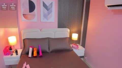 Snapshot of clawdeen__wolf chatting on November 12, 7:46 pm clauwdeen wolf online show from November 12, 7:46 pm