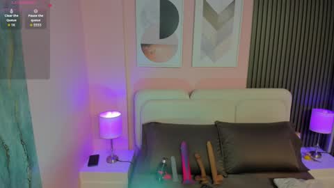 clauwdeen  wolf online show from April 8, 7:58 pm