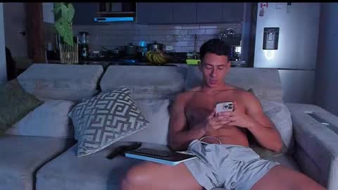 Snapshot of claytonburgues chatting on March 1, 5:31 am claytonburgues online show from March 1, 5:31 am